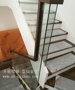 水泥基礎(chǔ)現(xiàn)代樓梯14