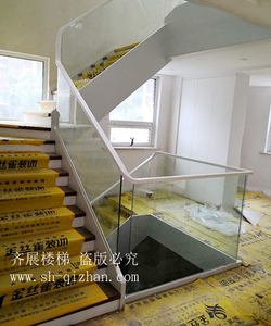 水泥基礎現(xiàn)代樓梯31